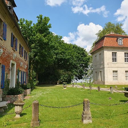 Gesindehaus Am Schloss Kummerower See Kummerow  外观 照片