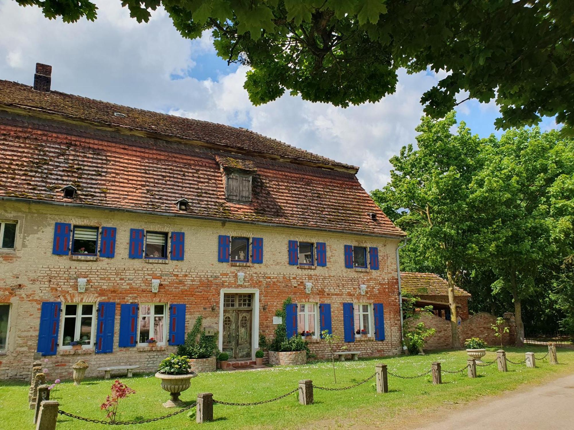 Gesindehaus Am Schloss Kummerower See Kummerow  外观 照片